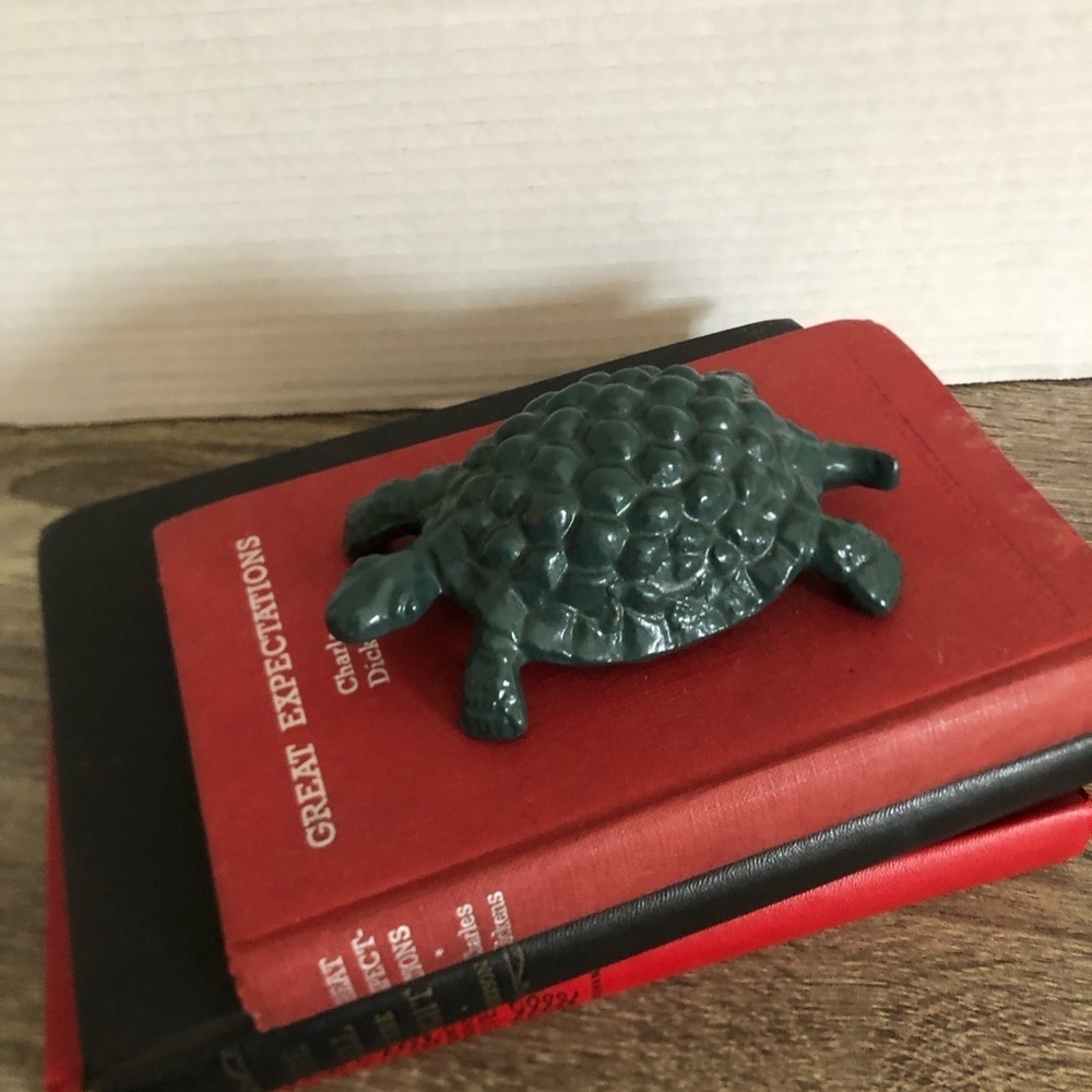 Vtg Cast Metal Turtle Paperweight